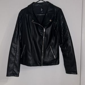 Brand new Woman’s Leather Jacket XL (14/16)